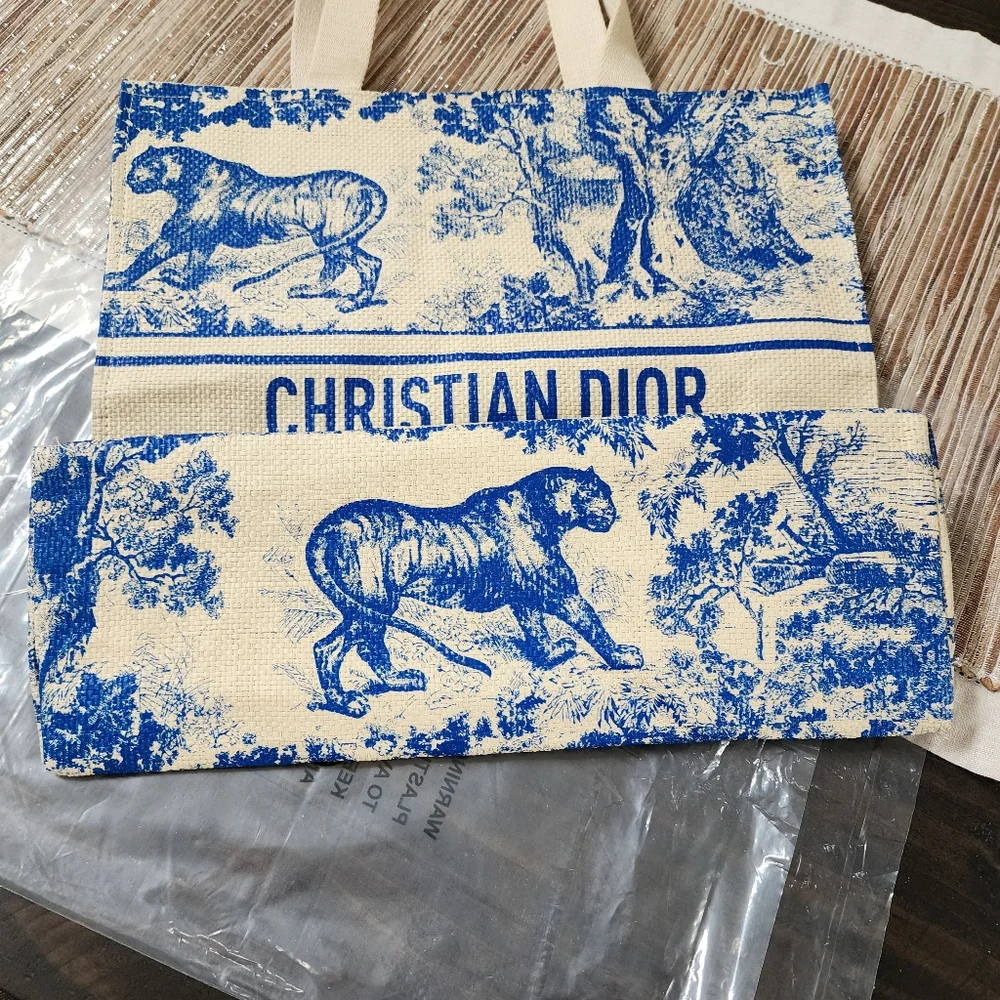Christian Dior Straw Tote, New - Picture 6 of 9
